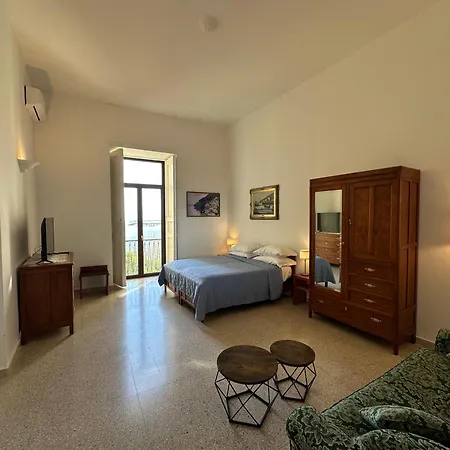 Plaza 3* Salerno